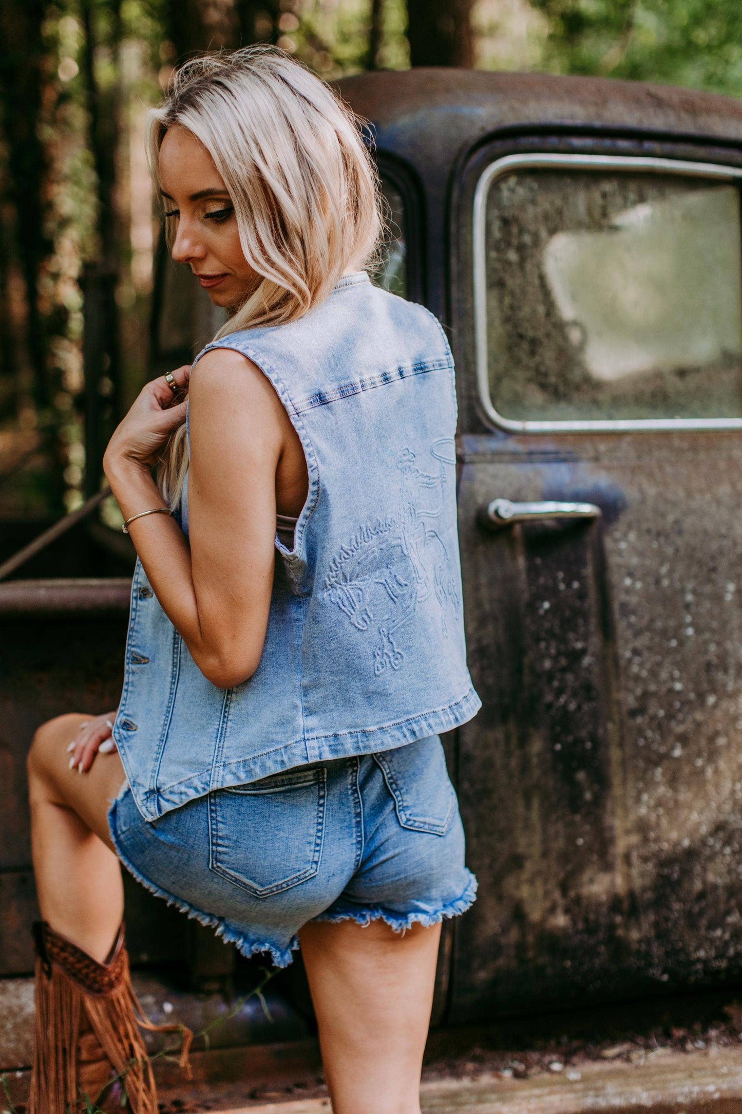 MK411 Sterling Denim Vest: Denim / M