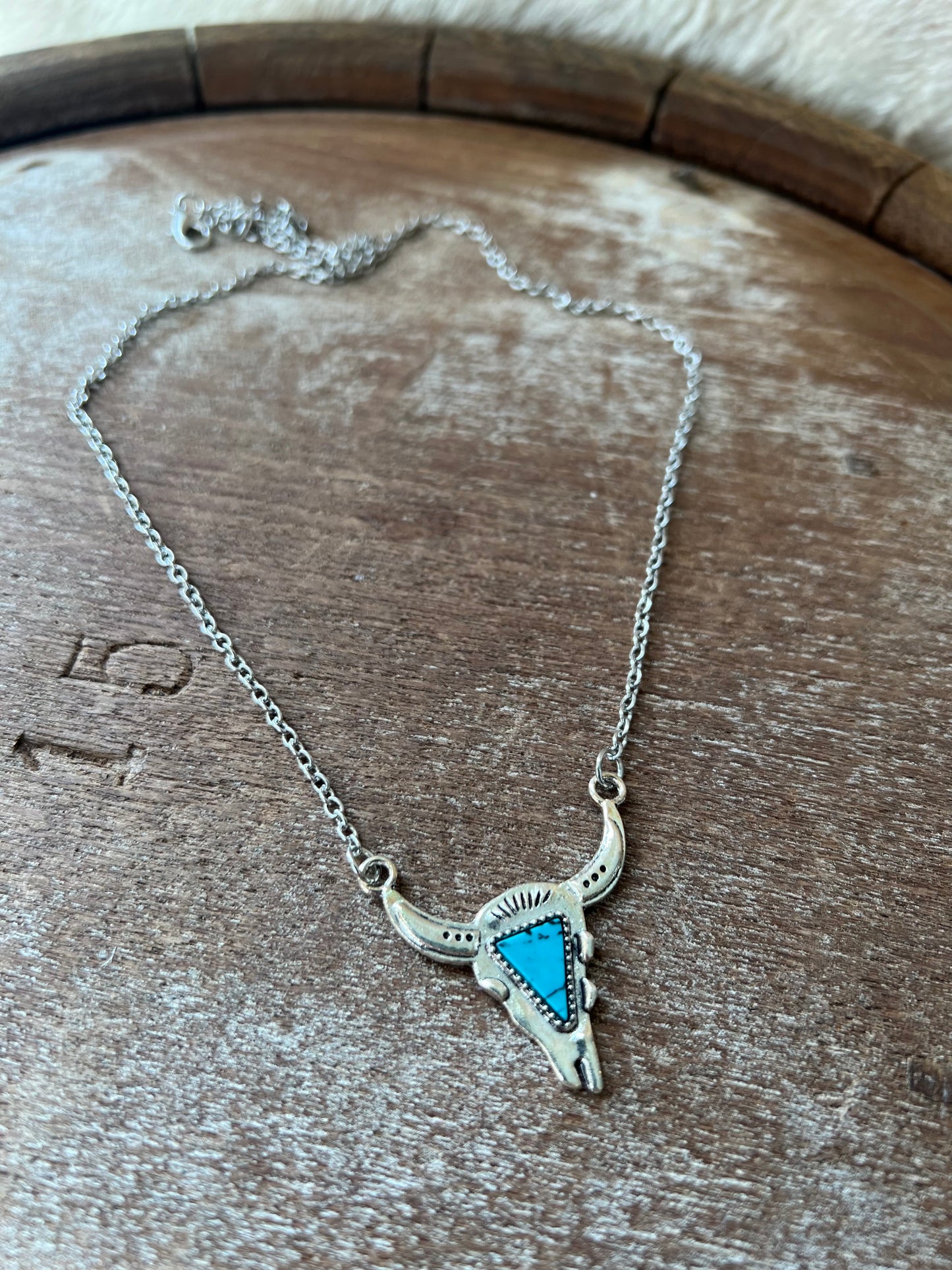 Skull turquoise necklace