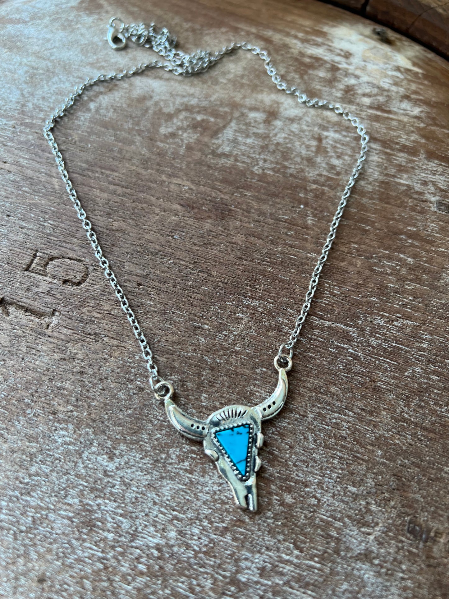 Skull turquoise necklace